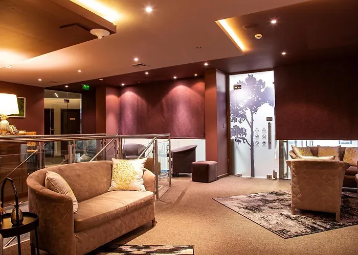 Earth & People Hotel & Spa - Free Parking
