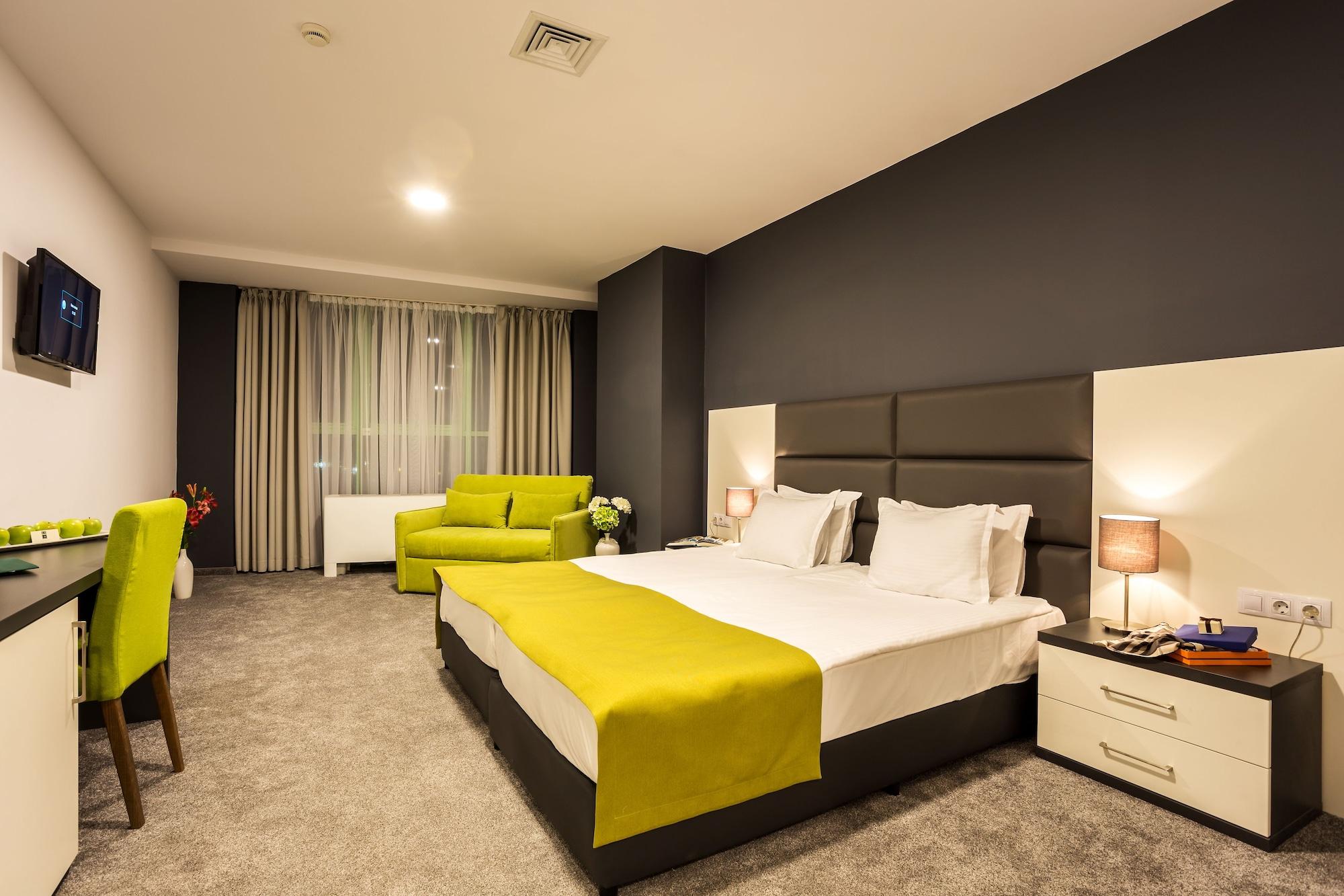 Otel Earth & People & - Free Parking