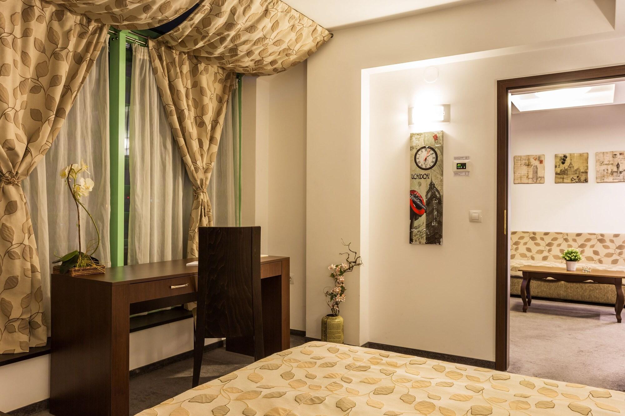 Earth & People & - Free Parking Hotel 4*