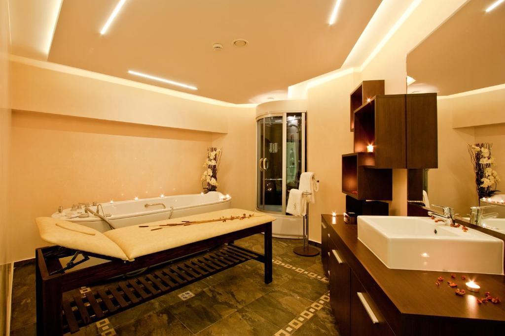 Earth & People & - Free Parking 4* Sofia