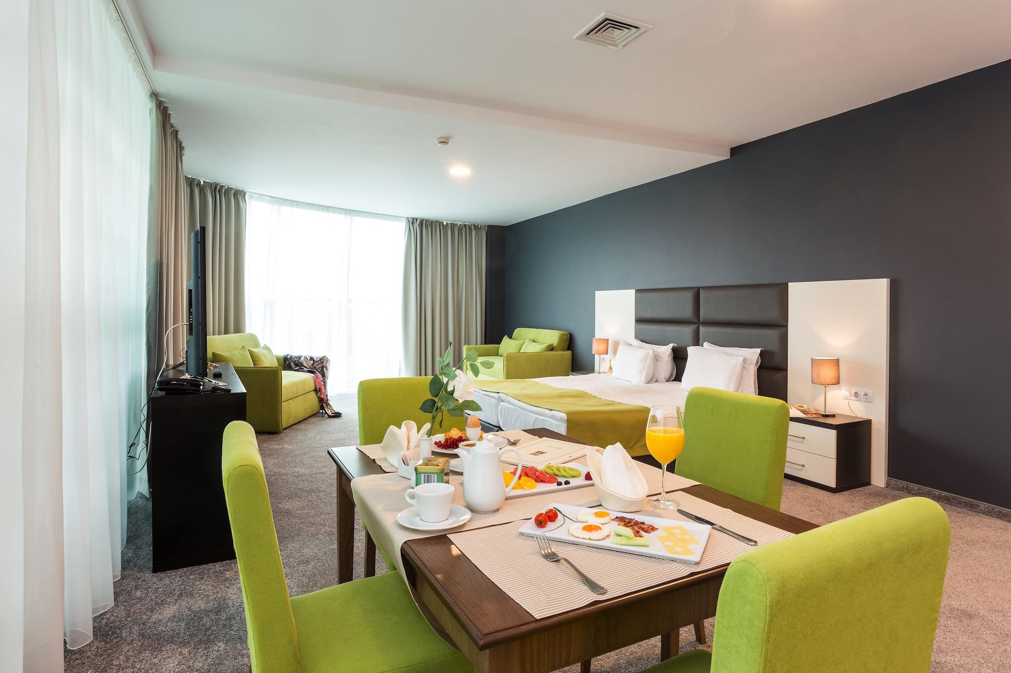 Earth & People & - Free Parking & Swimming Pool Hotel Sofia